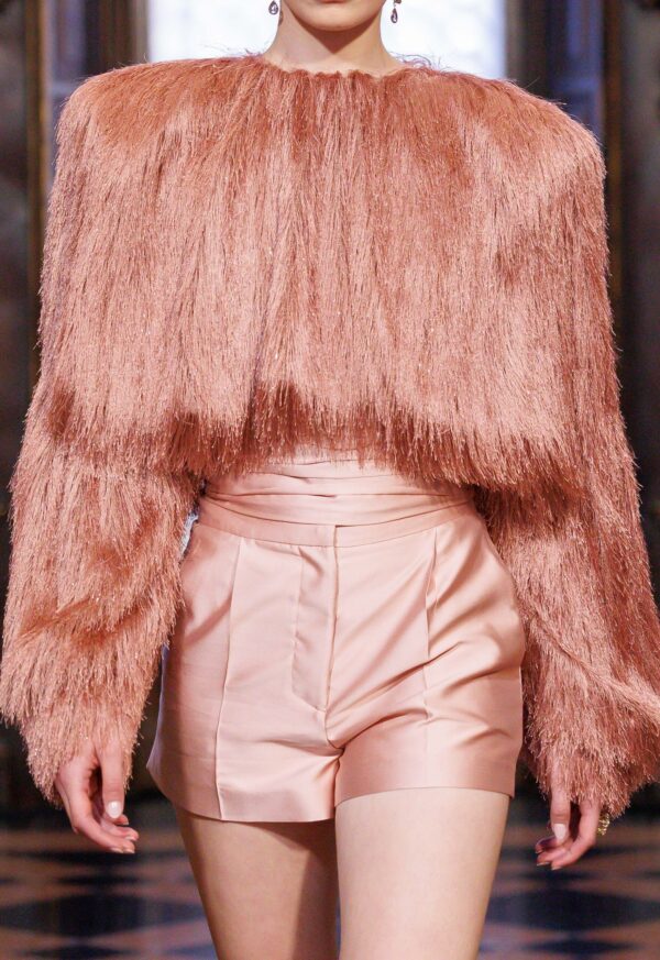 Voluminous Top with Shoulders